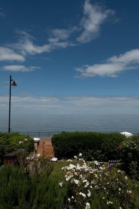 Stylish Beachfront Bolthole With Stunning Sea Views And Luxury Touches *
