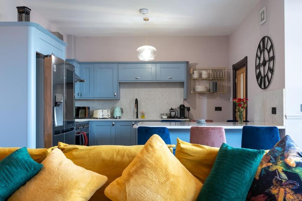 Stylish Beachfront Bolthole With Stunning Sea Views And Luxury Touches Apartment Herne Bay