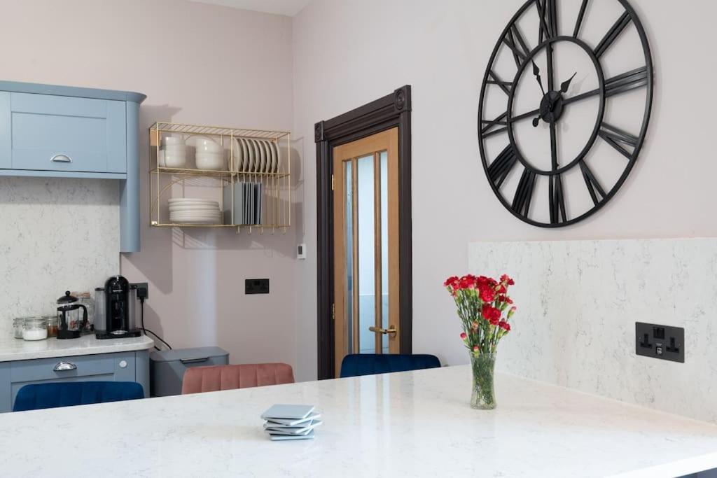Apartment Stylish Beachfront Bolthole With Stunning Sea Views And Luxury Touches