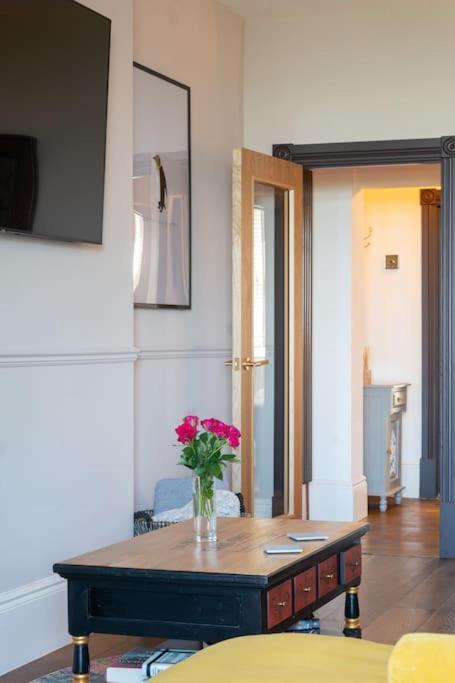 Apartment Stylish Beachfront Bolthole With Stunning Sea Views And Luxury Touches