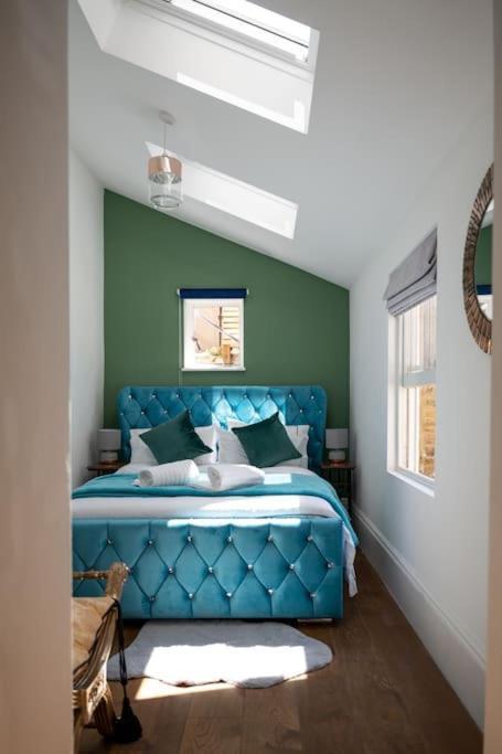 Stylish Beachfront Bolthole With Stunning Sea Views And Luxury Touches * Herne Bay