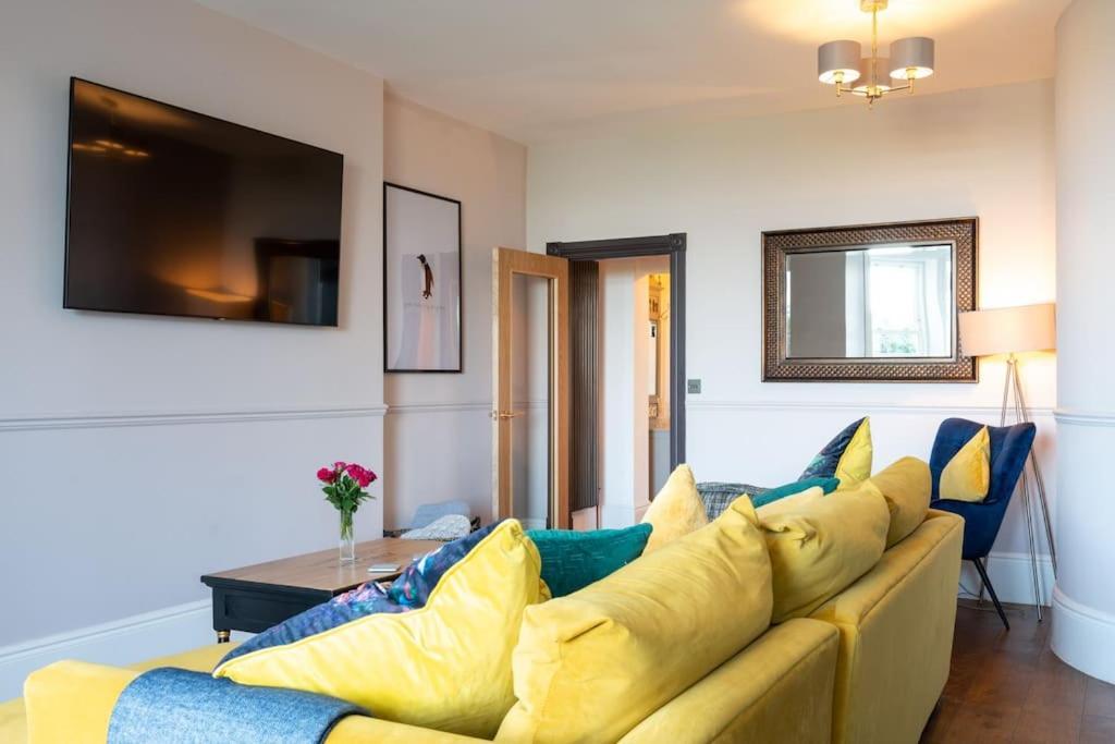 Stylish Beachfront Bolthole With Stunning Sea Views And Luxury Touches