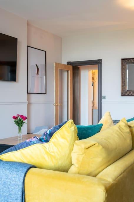 Stylish Beachfront Bolthole With Stunning Sea Views And Luxury Touches Apartment Herne Bay