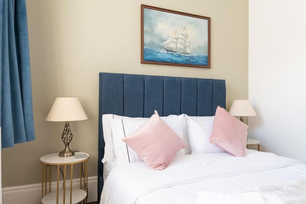 Stylish Beachfront Bolthole With Stunning Sea Views And Luxury Touches Apartment Herne Bay