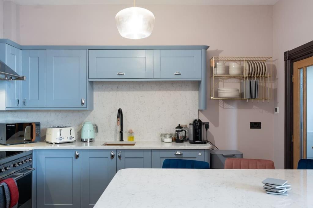 Apartment Stylish Beachfront Bolthole With Stunning Sea Views And Luxury Touches